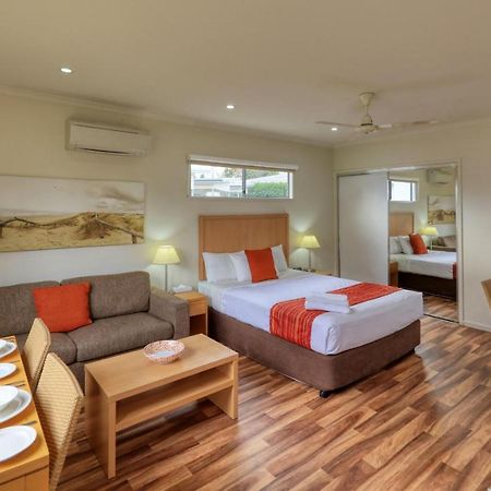 Chinchilla Motor Inn Екстер'єр фото