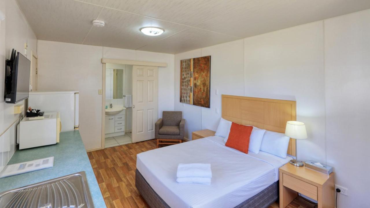 Chinchilla Motor Inn Екстер'єр фото