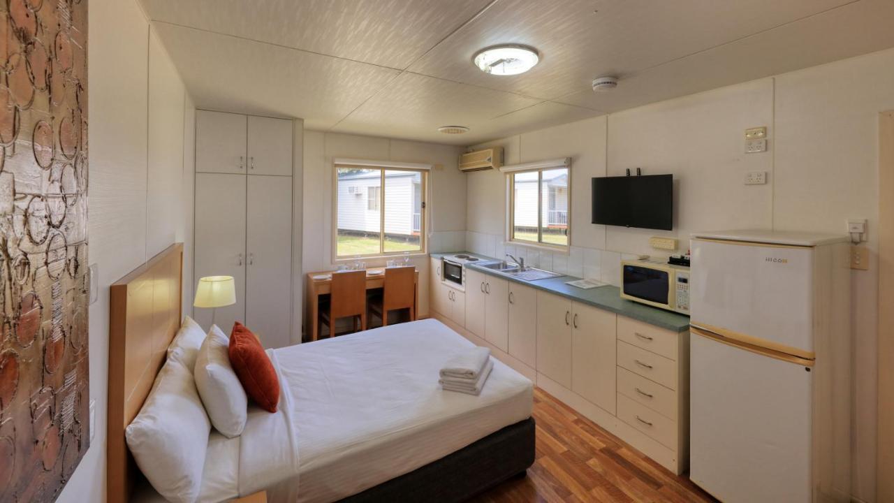 Chinchilla Motor Inn Екстер'єр фото